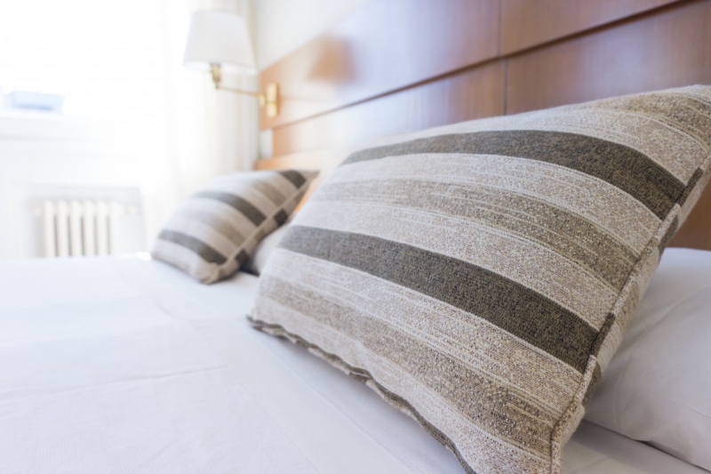 hotel-GRIMAUD-min_pillow_bed_bedroom_hotel_space-115188